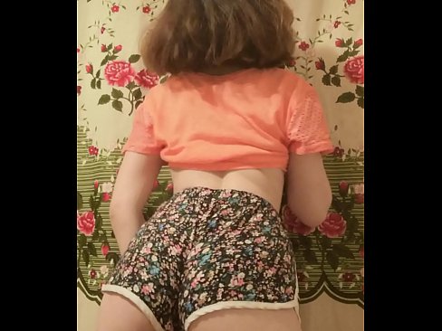 ❤️ Giovane pupa sexy fa uno striptease riprendendo i suoi pantaloncini alla telecamera ☑ Porno fatto in casaal it.pi-porno.ru ❌